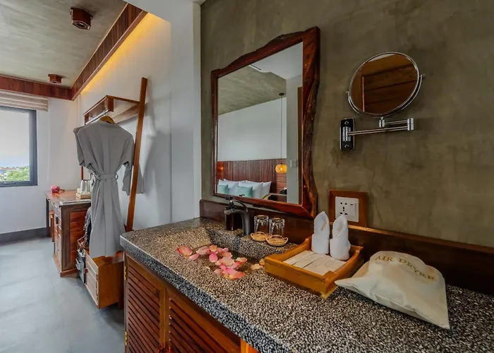 Sonitori Riverside Hotel 4*