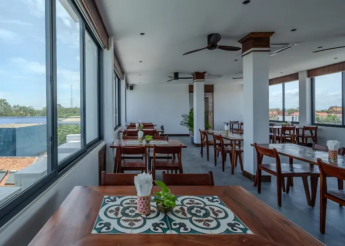 Sonitori Riverside Hotel