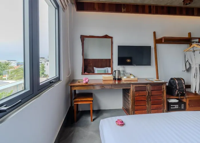 Sonitori Riverside Hotel